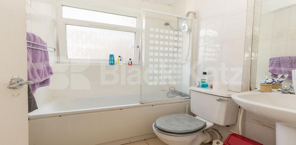 			Great Location!, 2 Bedroom, 1 bath, 1 reception Flat			 Crouch Hall Road, Crouch End